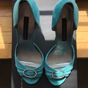 Vintage Steve Madden rhinestone turquoise heels. 8.5
